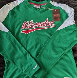Milwaukee Bucks Mitchell and Ness long sleeve
